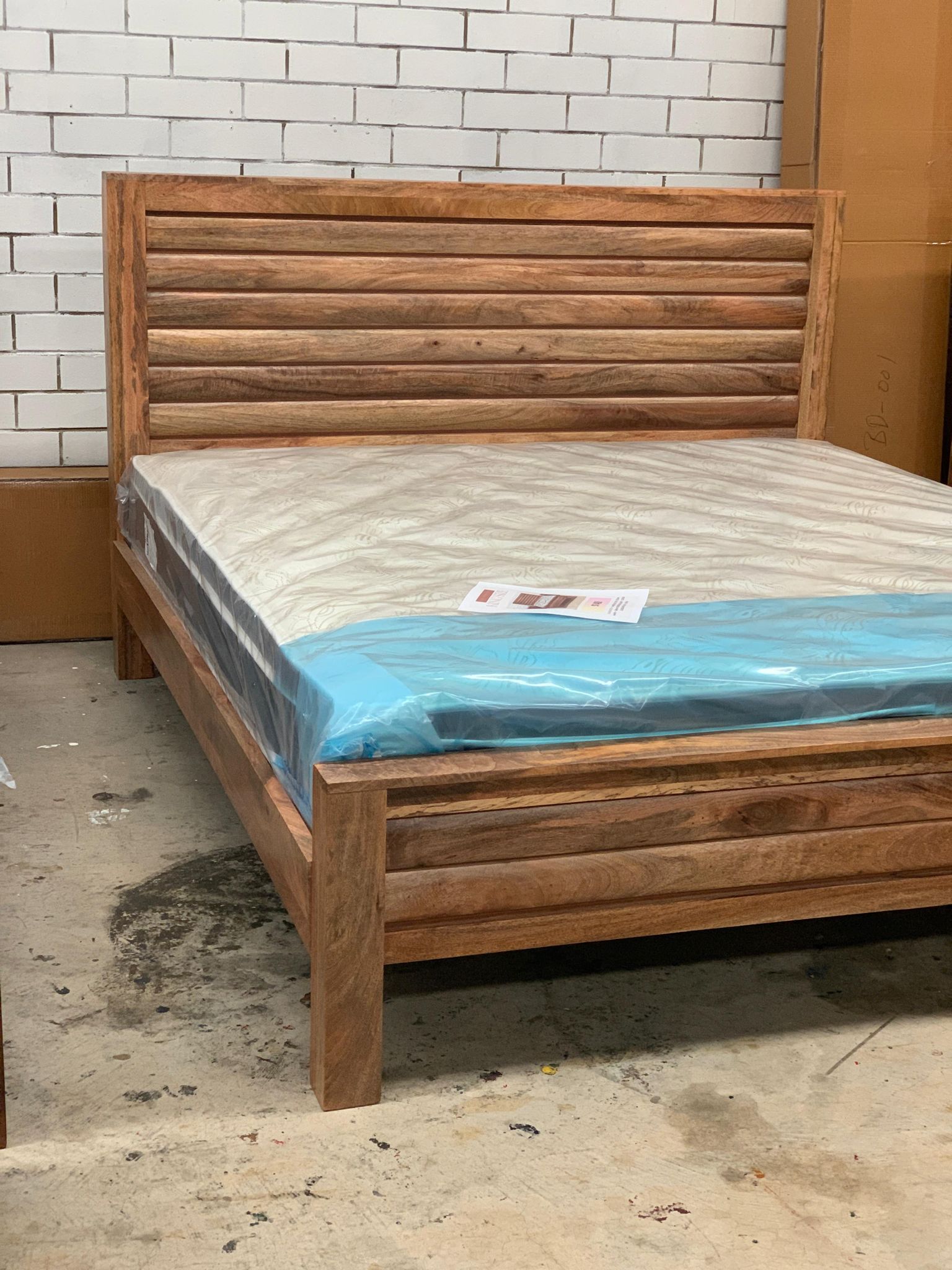 Mango 2024 wood bed