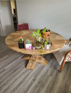 round dining table perth